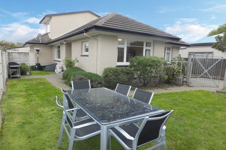 Photo of property in 8/23 Frederick Street, Waltham, Christchurch, 8011