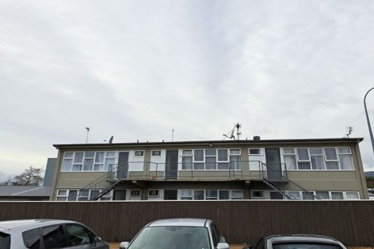 Photo of property in 33 Queen Street, Upper Hutt Central, Upper Hutt, 5018