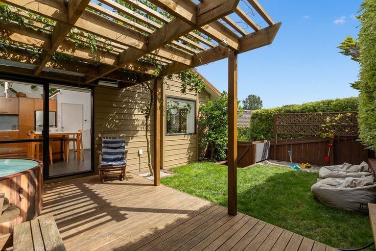 Photo of property in 1/92 Kervil Avenue, Te Atatu Peninsula, Auckland, 0610