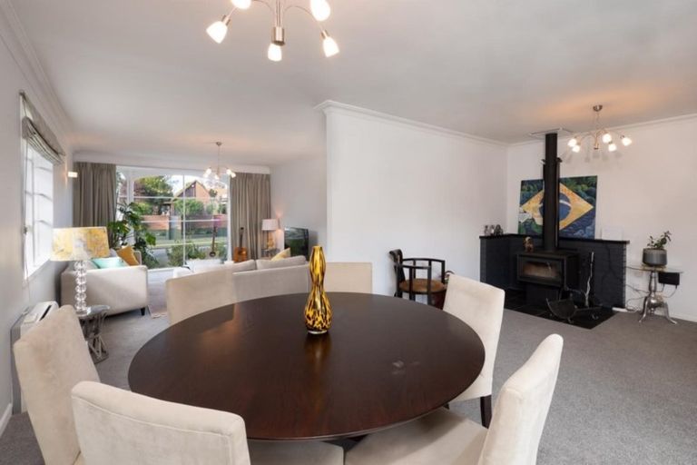 Photo of property in 22 Dunrobin Place, Avonhead, Christchurch, 8042