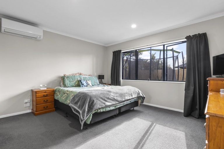 Photo of property in 6 Merivale Court, Rototuna, Hamilton, 3210