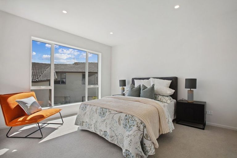 Photo of property in 39c Sorrel Crescent, Bucklands Beach, Auckland, 2012