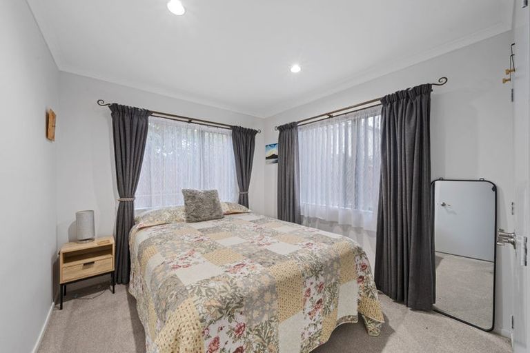 Photo of property in 3 Bezar Place, Flat Bush, Auckland, 2016