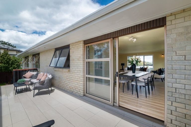 Photo of property in 254a East Coast Road, Forrest Hill, Auckland, 0620