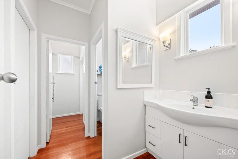 Photo of property in 17 Chilton Grove, Hutt Central, Lower Hutt, 5010