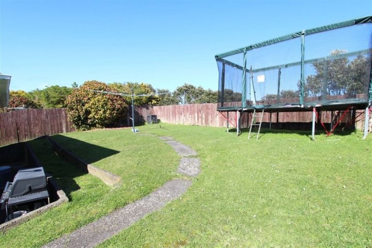 Photo of property in 95 Kenmore Street, Newlands, Wellington, 6037