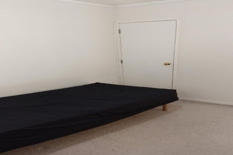 Photo of property in 2/8 Quiet Street, Te Atatu South, Auckland, 0610