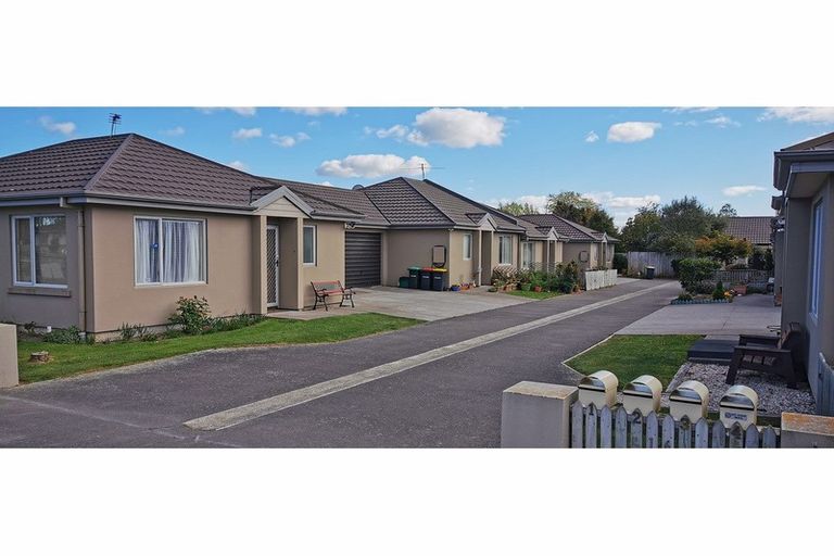 Photo of property in 4/14 Belfast Road, Belfast, Christchurch, 8051