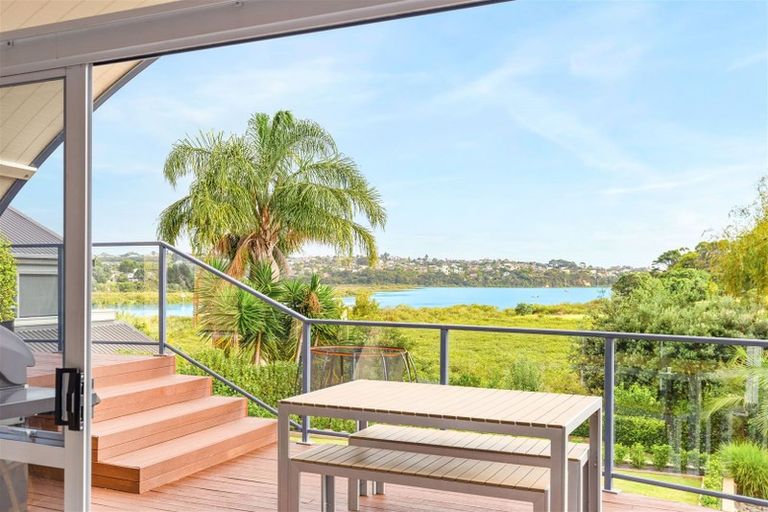 Photo of property in 48 Renata Crescent, Te Atatu Peninsula, Auckland, 0610