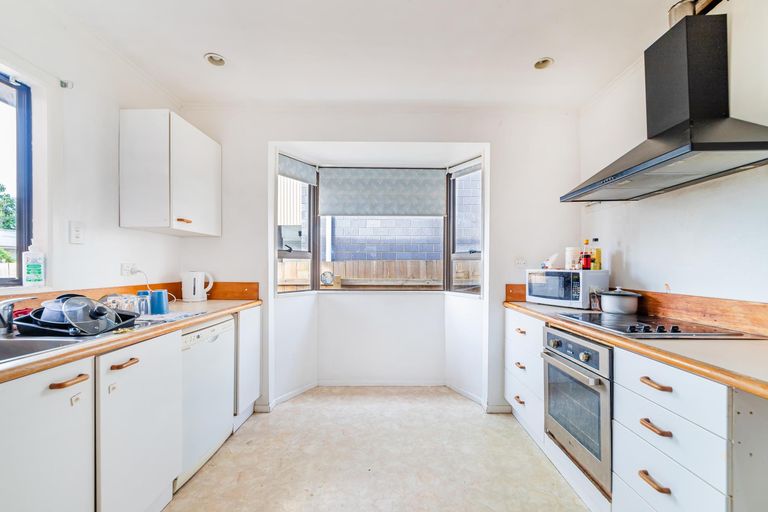Photo of property in 14 Evans Road, Weymouth, Auckland, 2103