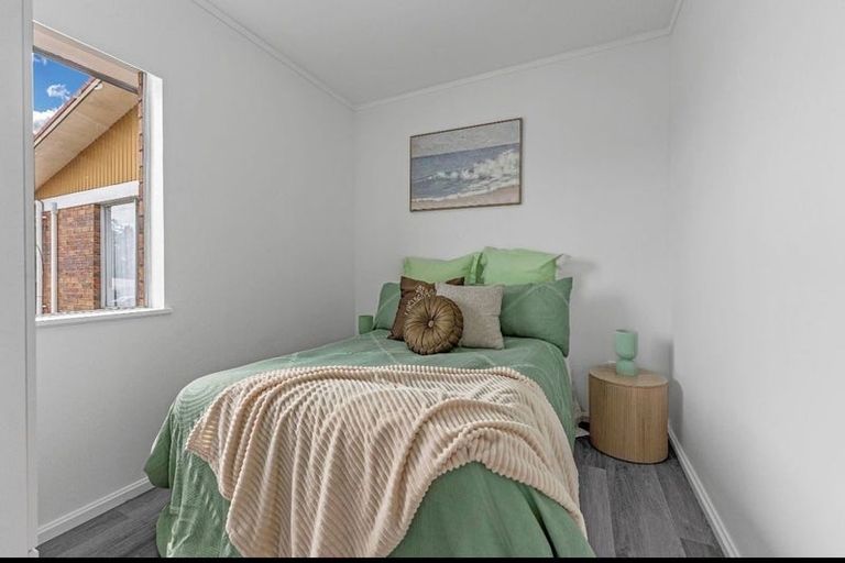 Photo of property in 3/2 Mickle Street, Te Atatu South, Auckland, 0610