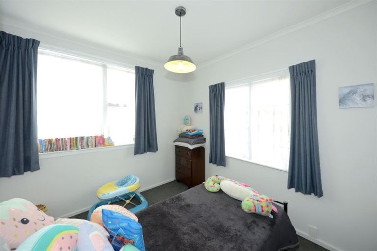 Photo of property in 32 Mackworth Street, Woolston, Christchurch, 8062