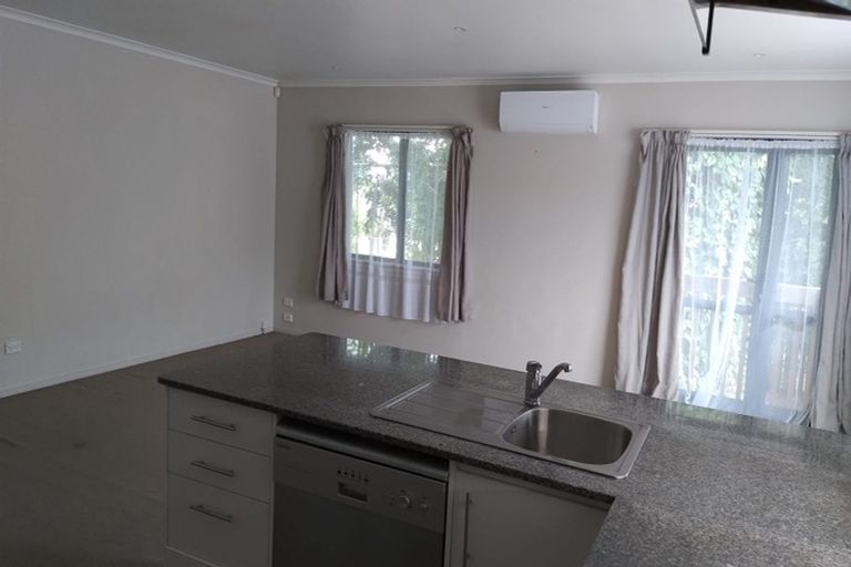 Photo of property in 1b Whitbourne Heights, Manurewa, Auckland, 2105