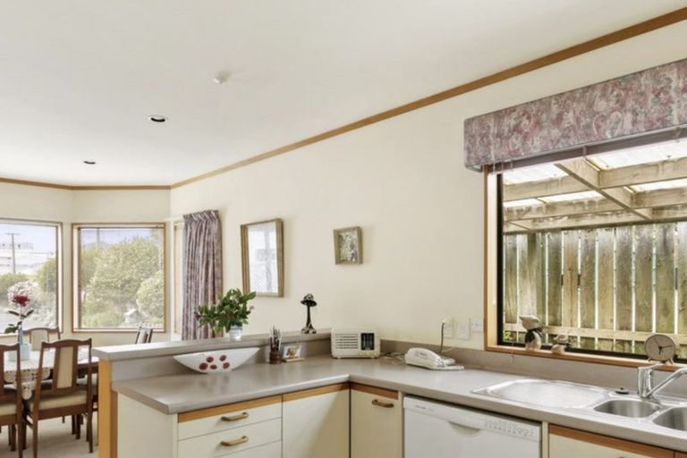 Photo of property in 8 Scorian Close, Karori, Wellington, 6012