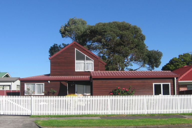 Photo of property in 2 Trimmer Terrace, Papatoetoe, Auckland, 2025