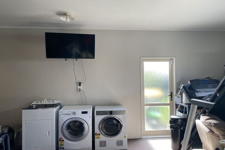 Photo of property in 37b Harrington Road, Henderson, Auckland, 0610