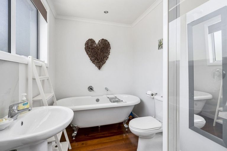 Photo of property in 54 Princess Street, Martinborough, 5711
