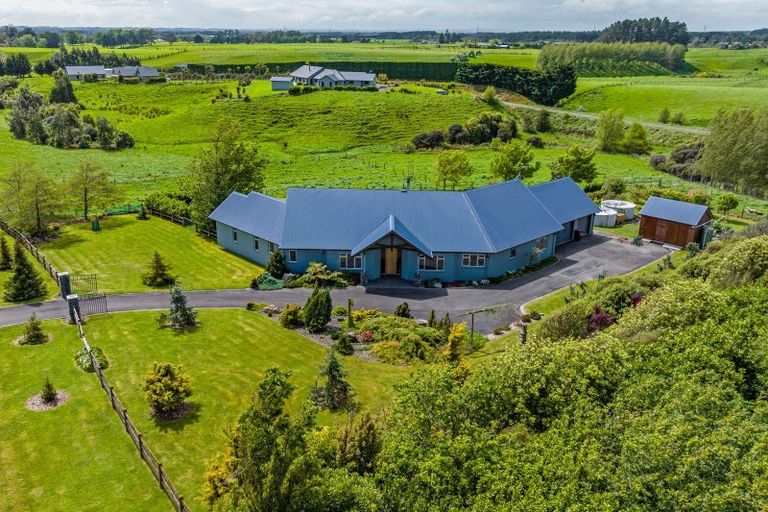 Photo of property in 9 Orakei Road, Kelvin Grove, Palmerston North, 4470