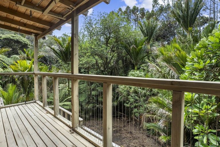 Photo of property in 40 Lone Kauri Road, Karekare, New Lynn, 0772