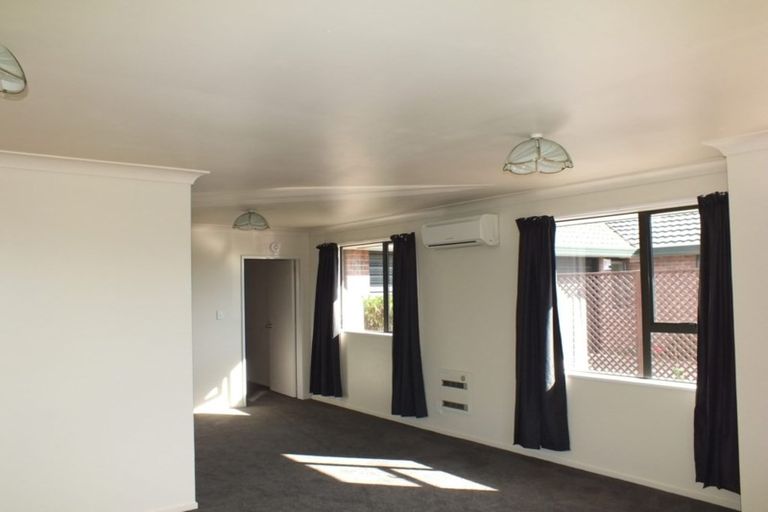 Photo of property in 12 Rustic Lane, Spreydon, Christchurch, 8024