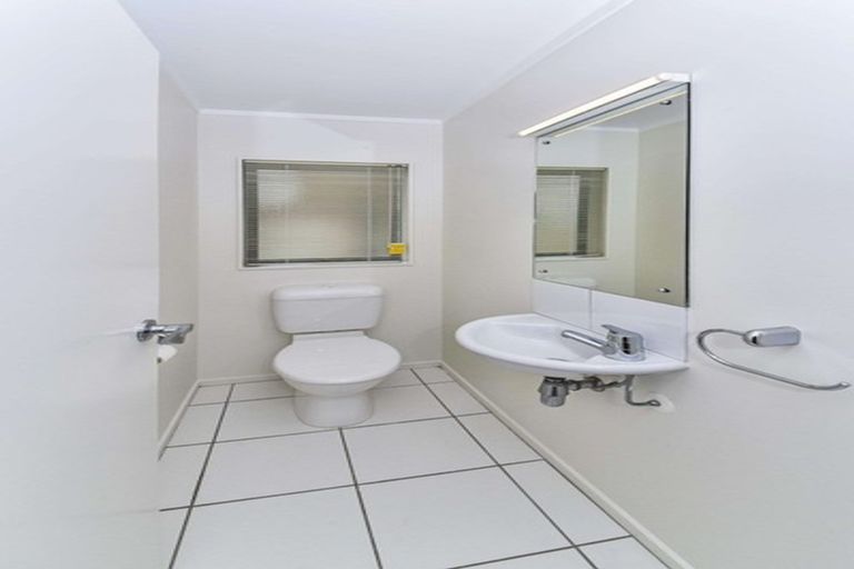 Photo of property in 2/35 Avis Avenue, Papatoetoe, Auckland, 2025