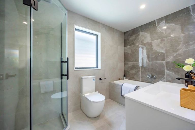 Photo of property in 28c Dellwood Avenue, Henderson, Auckland, 0612