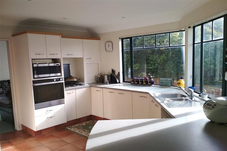 Photo of property in 20 Derry Hill, Churton Park, Wellington, 6037