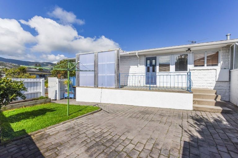 Photo of property in 45 Fergusson Street, Stoke, Nelson, 7011