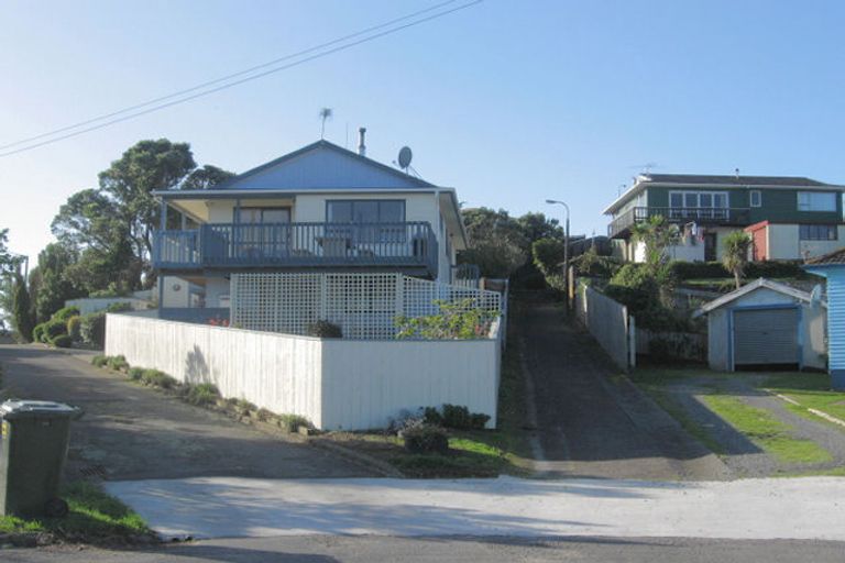 Photo of property in 29 Spur Grove, Titahi Bay, Porirua, 5022