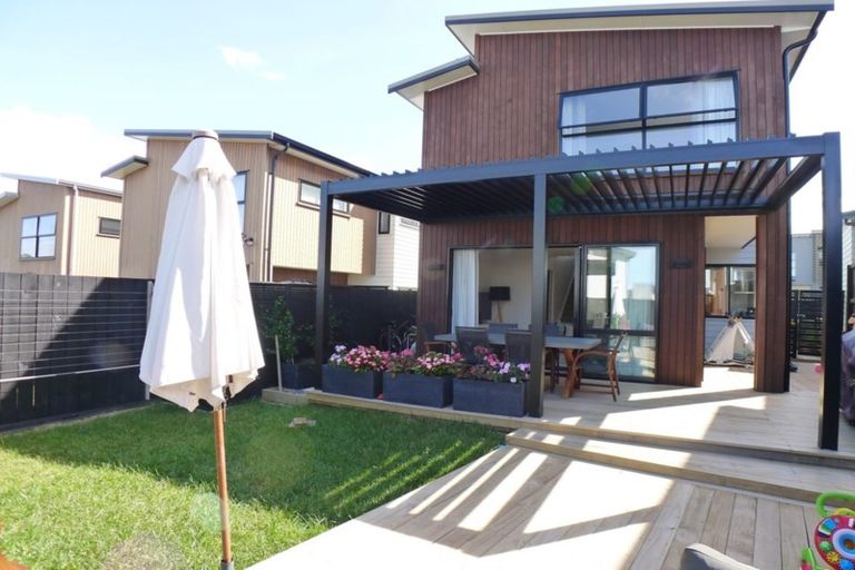 Photo of property in 11 Oioi Road, Hobsonville, Auckland, 0616