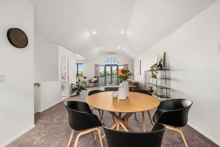 Photo of property in 93a Kelburn Parade, Kelburn, Wellington, 6012