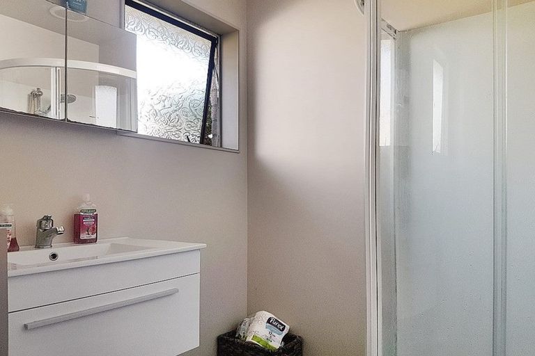 Photo of property in 62 Oakley Crescent, Hornby, Christchurch, 8042