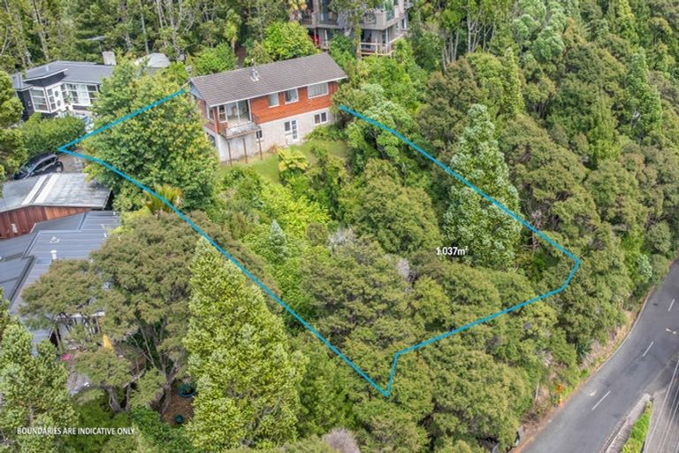 Photo of property in 98 Otitori Bay Road, Titirangi, Auckland, 0604