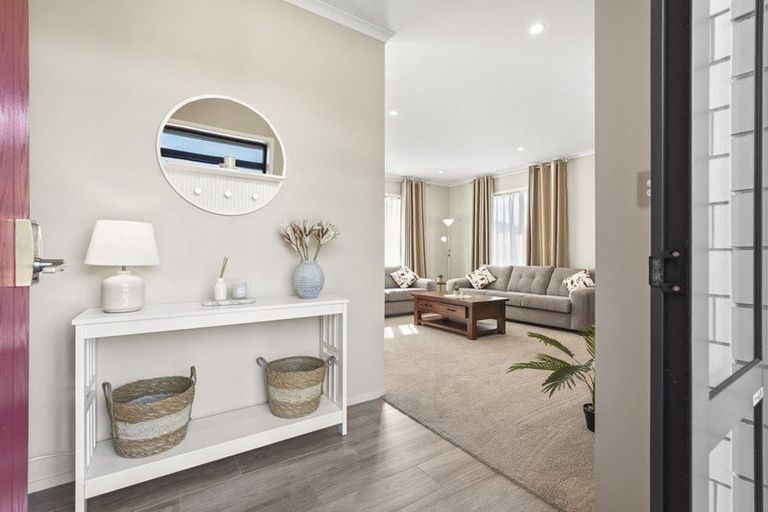 Photo of property in 2 Makaka Lane, Silverdale, 0932