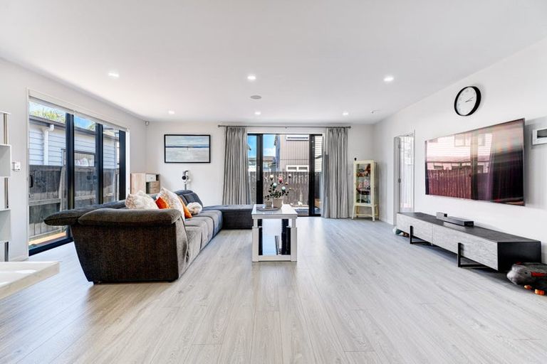 Photo of property in 5 Kearns Drive, Hobsonville, Auckland, 0616