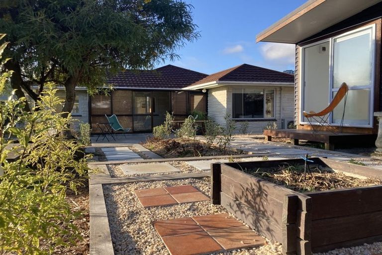 Photo of property in 10 Taupata Street, Redcliffs, Christchurch, 8081