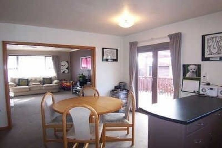 Photo of property in 8 Glenora Place, Hornby, Christchurch, 8042