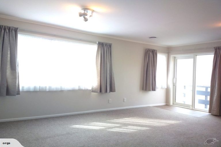 Photo of property in 1/43 Edgecombe Street, Newlands, Wellington, 6037