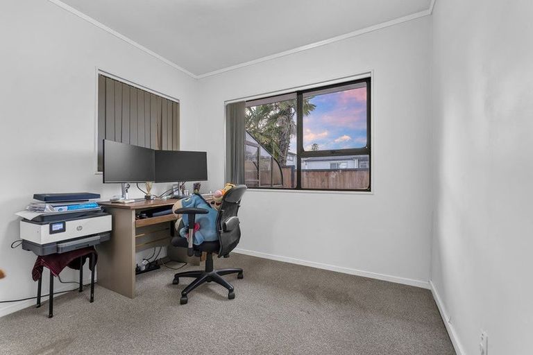 Photo of property in 3/21 Northall Road, New Lynn, Auckland, 0600