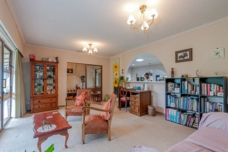 Photo of property in 17 Moyne Avenue, Milson, Palmerston North, 4414