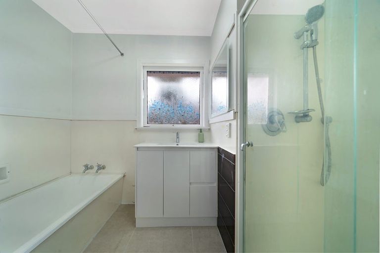 Photo of property in 41 Royal Road, Massey, Auckland, 0614