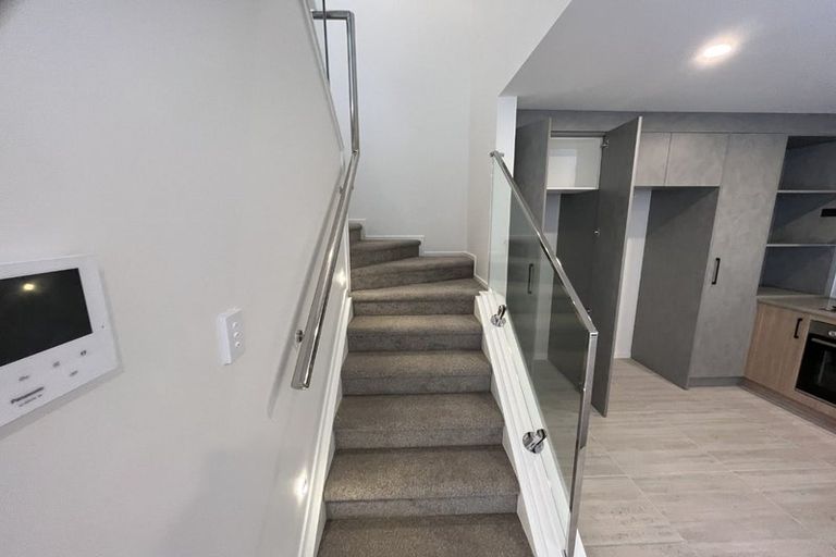 Photo of property in 4/116 Colwill Road, Massey, Auckland, 0614