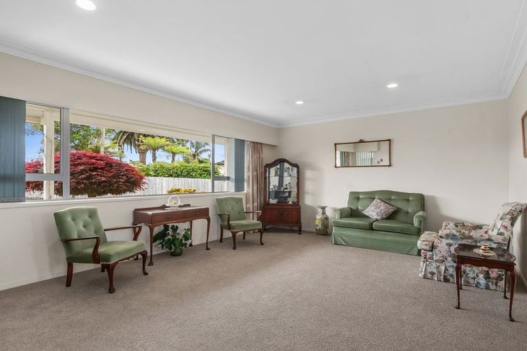 Photo of property in 12 Windsor Avenue, Waikanae, 5036