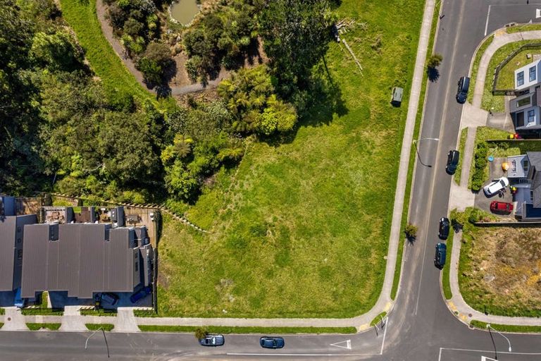 Photo of property in 1 Kaimai Avenue, Massey, 0614