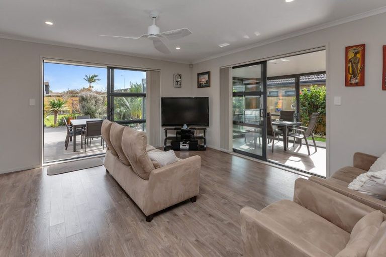 Photo of property in 5 Sando Way, One Tree Point, 0118