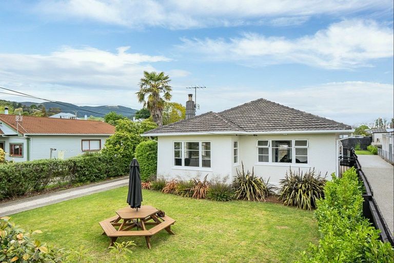 Photo of property in 18 Maitland Avenue, Stoke, Nelson, 7011