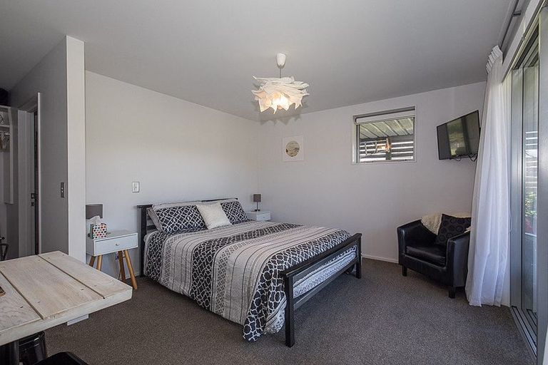 Photo of property in 48 Minaret Ridge, Wanaka, 9305
