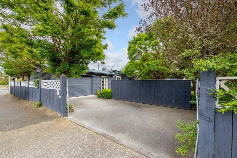 Photo of property in 37 Sackville Street, Martinborough, 5711