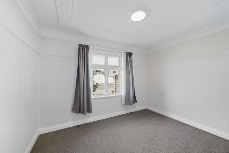 Photo of property in 31 Beach Street, Saint Clair, Dunedin, 9012