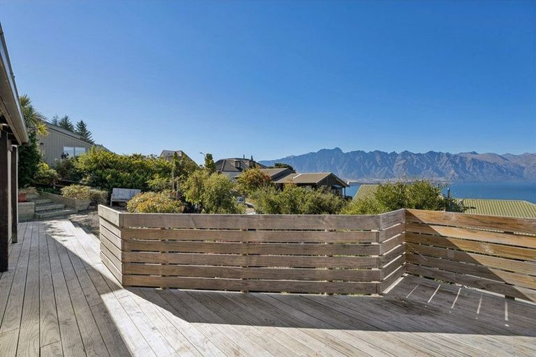 Photo of property in 36 Greenstone Place, Fernhill, Queenstown, 9300